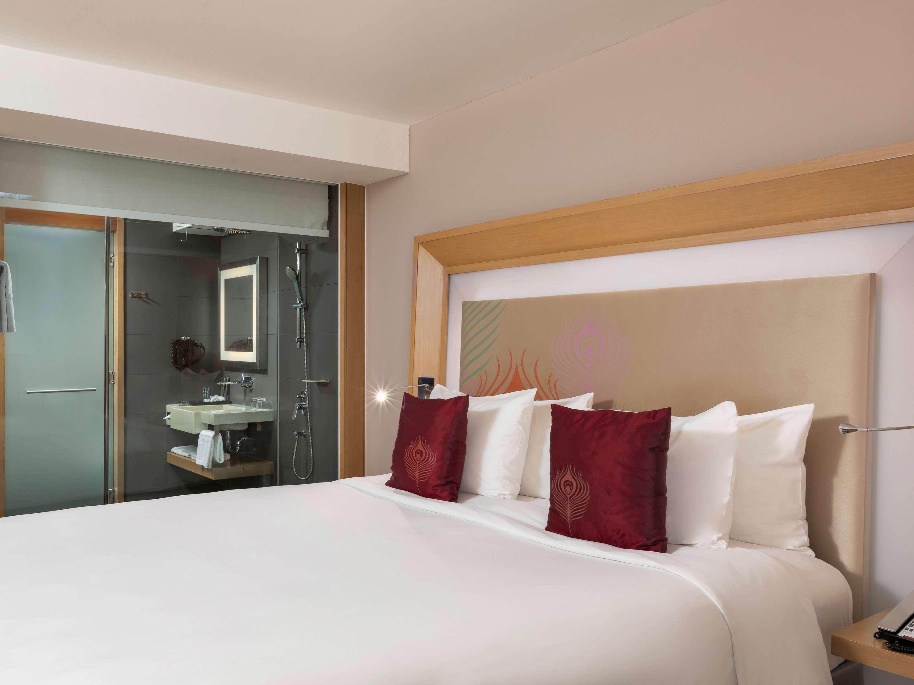 Novotel Yangon Max Kültér fotó