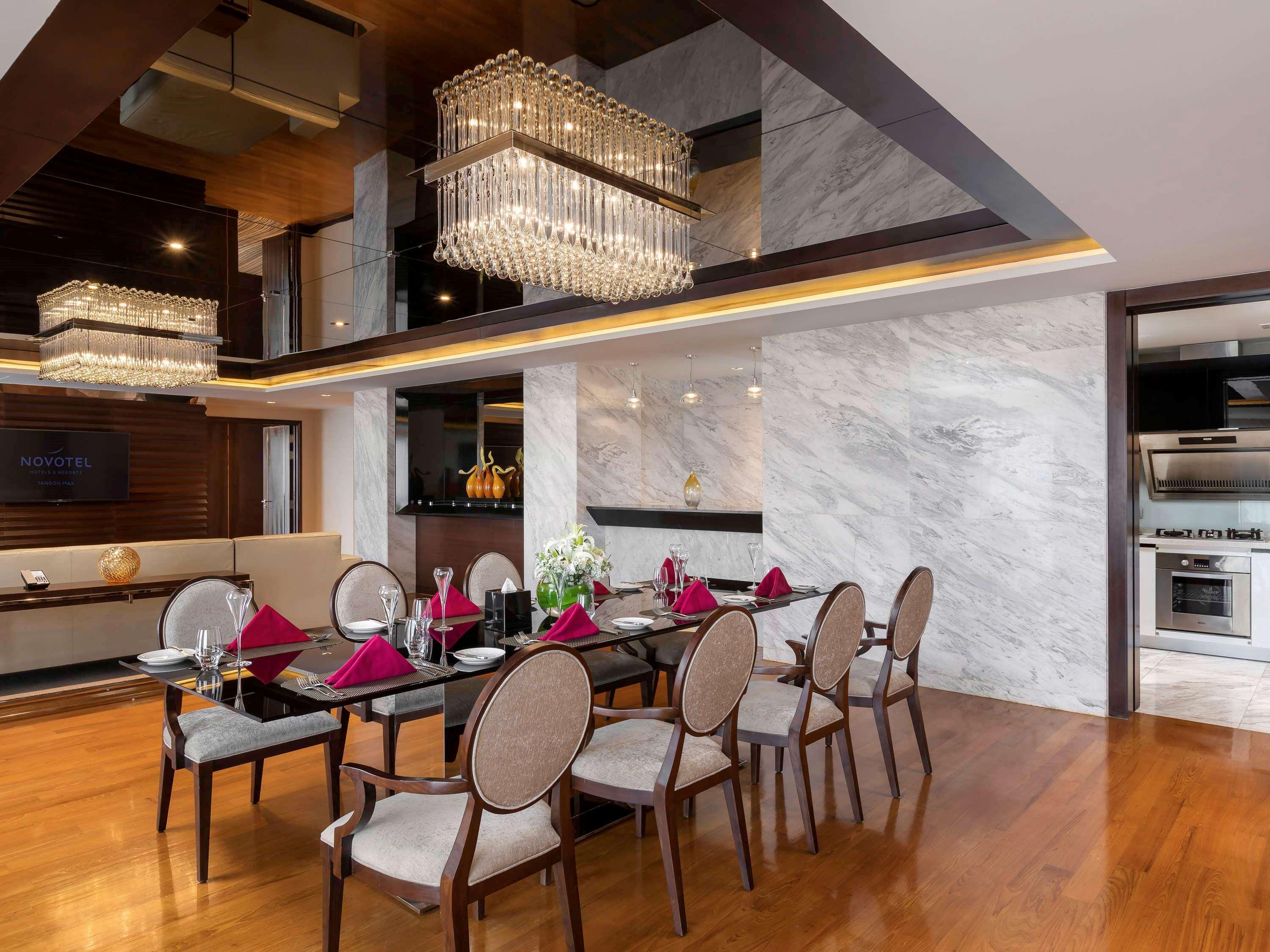 Novotel Yangon Max Kültér fotó