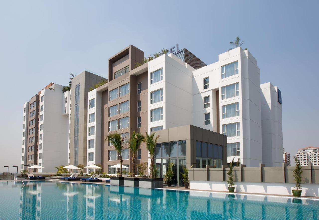Novotel Yangon Max Kültér fotó