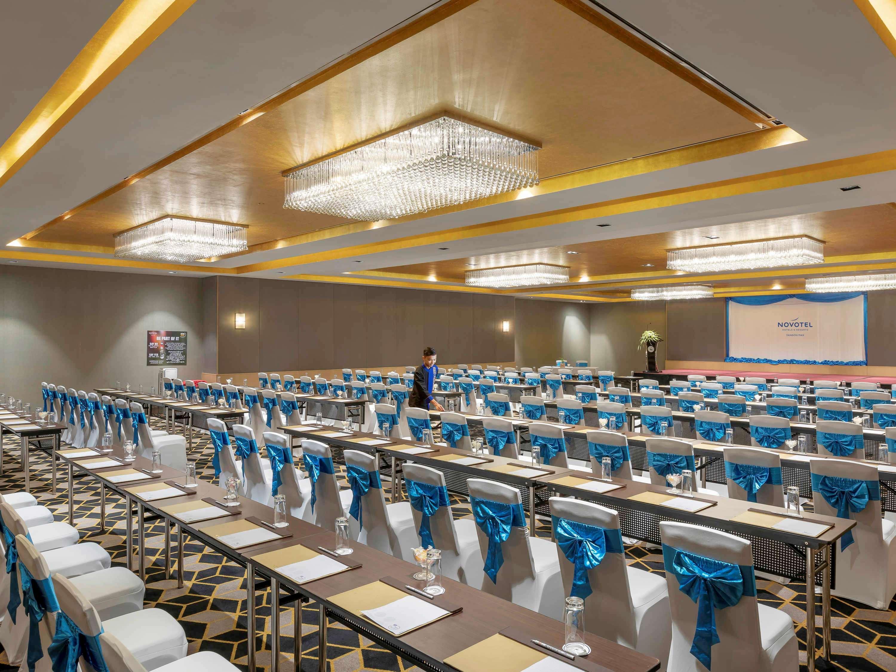 Novotel Yangon Max Kültér fotó