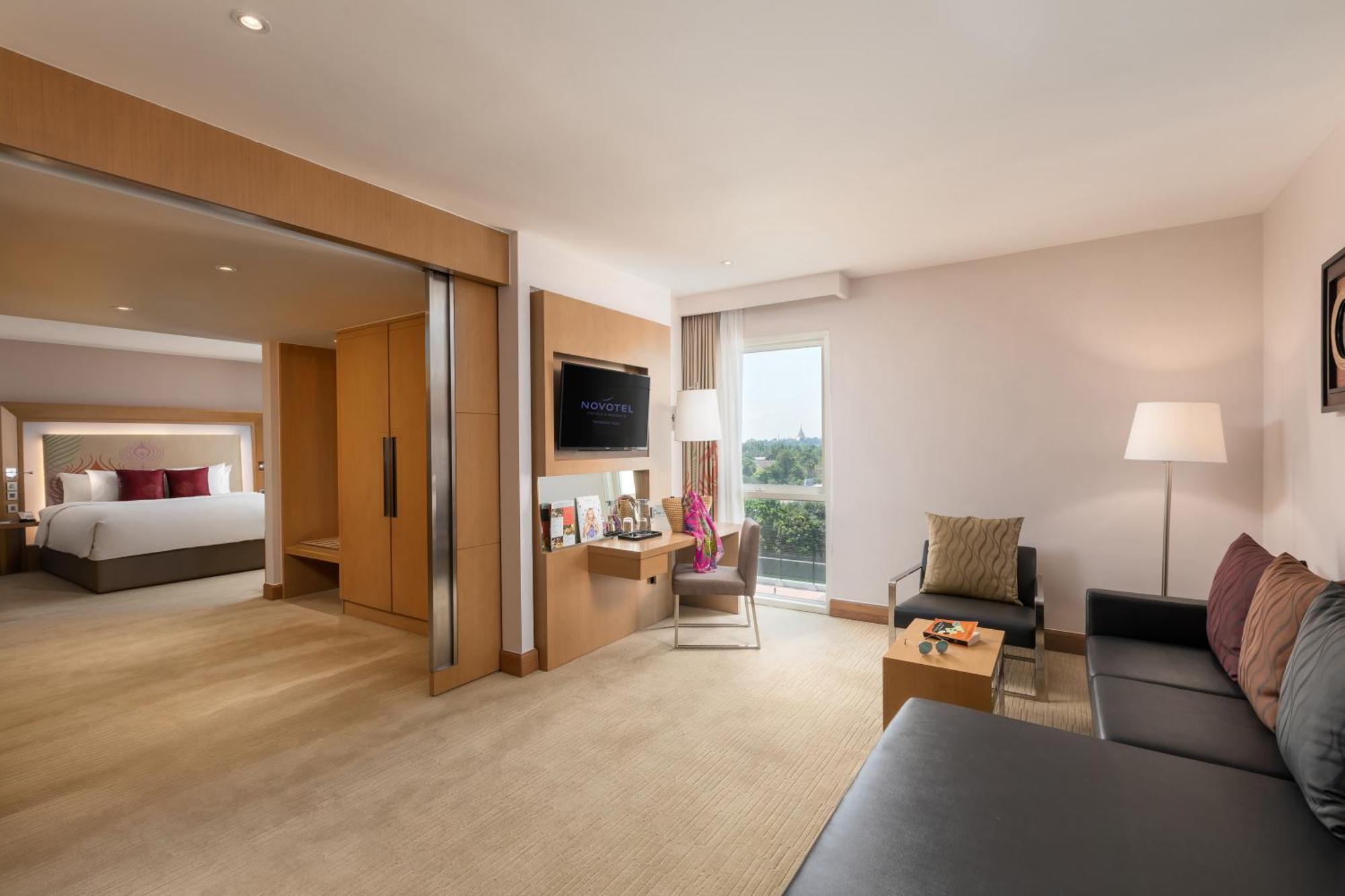 Novotel Yangon Max Kültér fotó
