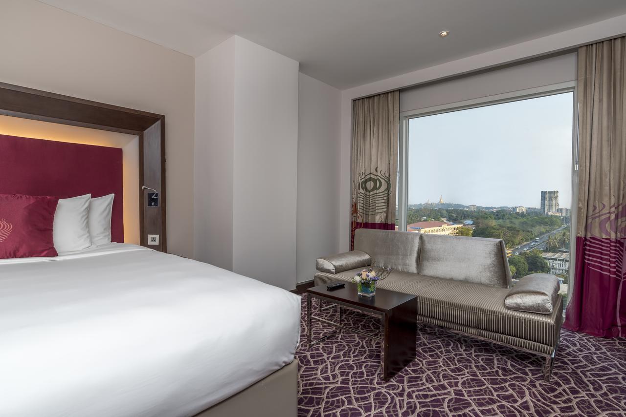 Novotel Yangon Max Kültér fotó