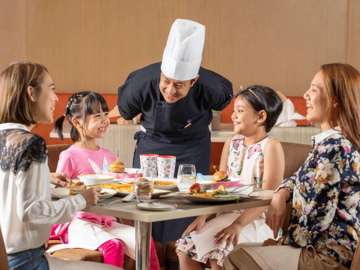 Novotel Yangon Max Kültér fotó
